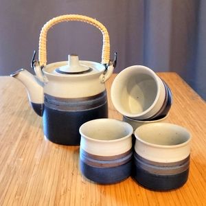 Teapot & 4 Cups